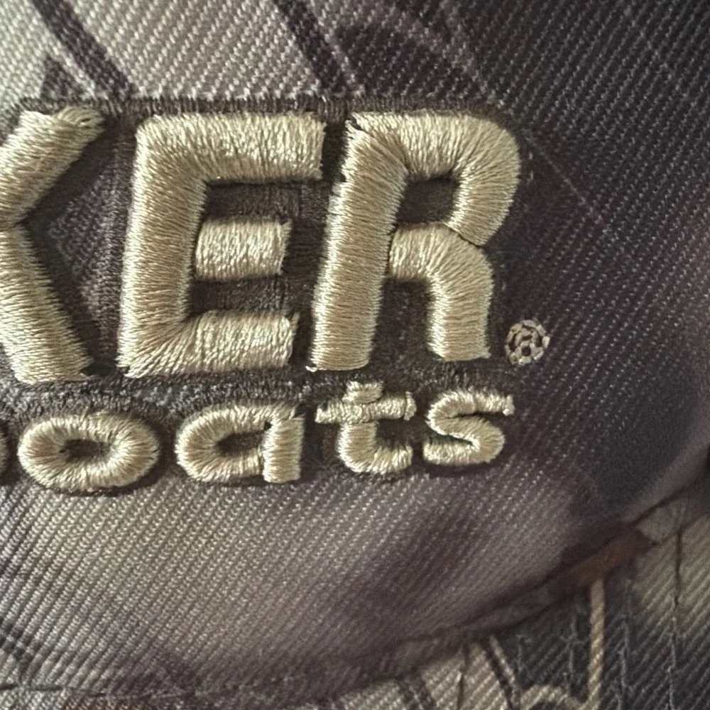 Tracker Boats SnapBack Trucker Hat Camo Camouflage USA Brown Mesh Outdoor